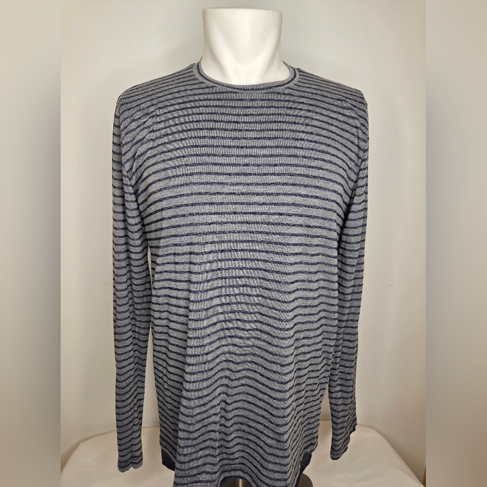 Velvet by Graham & Spencer Size M In Blue&Gray Stripped